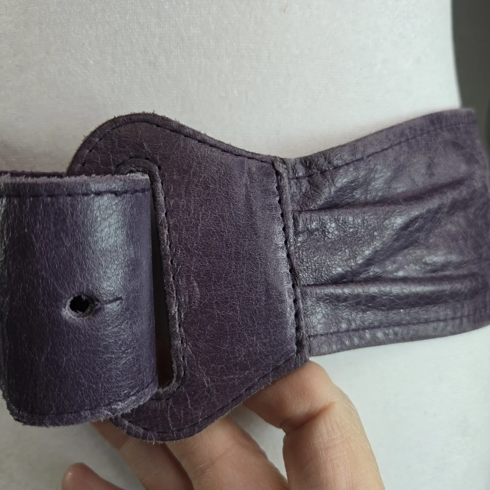 Vtg light purple soft Slouchy  leather loop boho belt